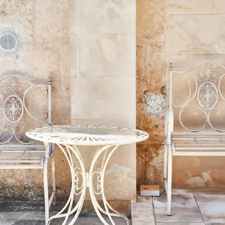 Equorum Prospectus 1 - Centro - *